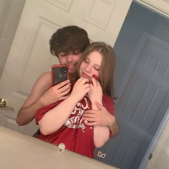 Meet your Posher, Jadea - Picture 1 of 1